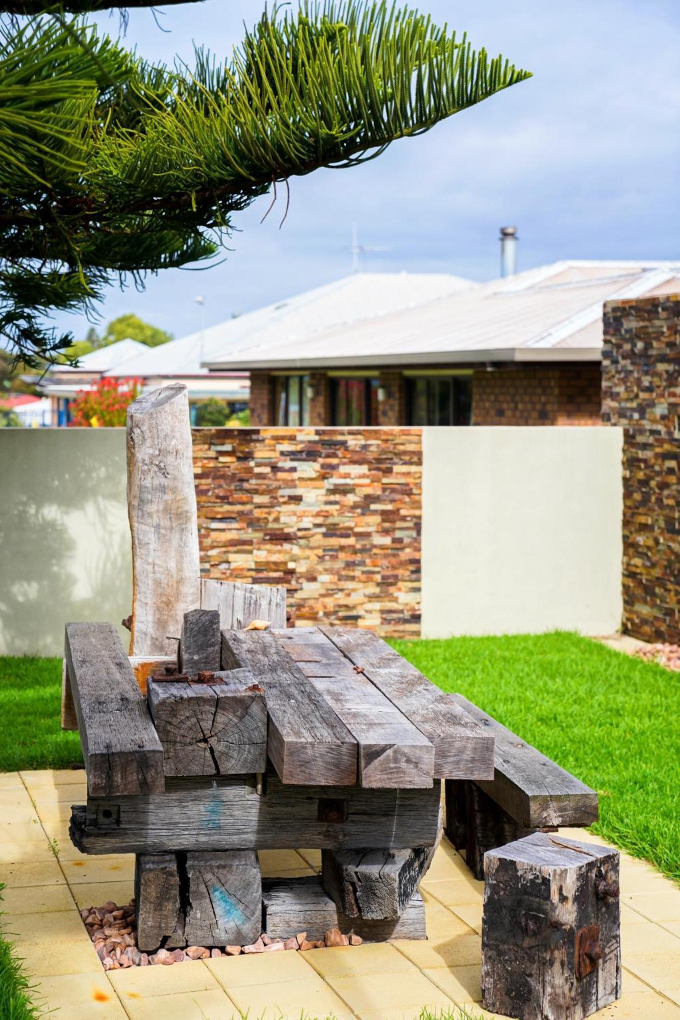 On The Bay Aparthotel Kingscote
